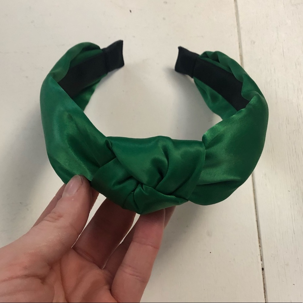 Knotted headband